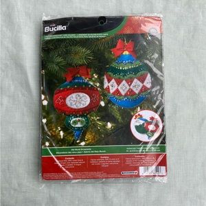 NWT Bucilla 86542 old world ornaments gift card holder craft kit